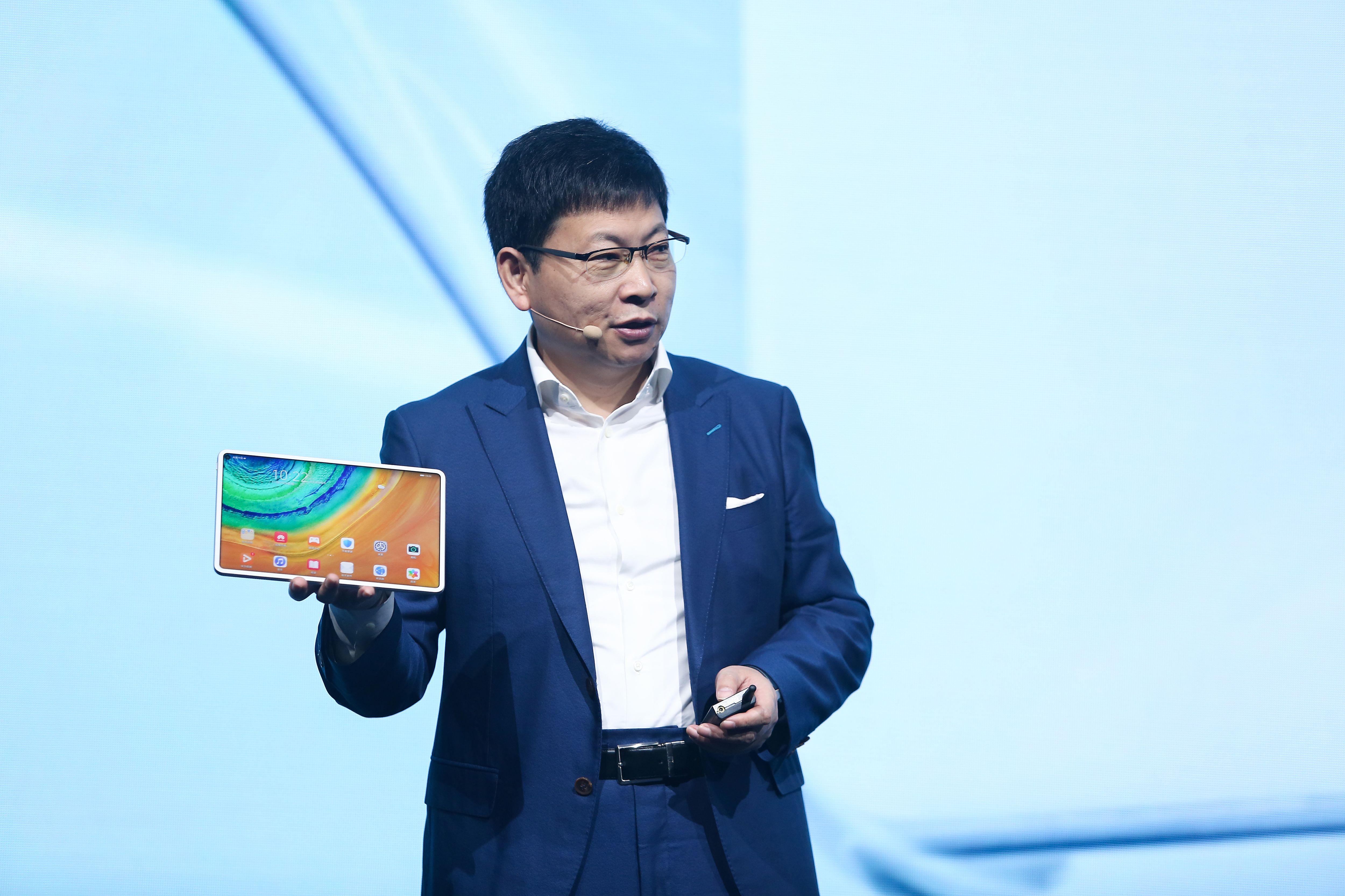 郑伊健与科技风潮，体验前沿高科技产品的最新动态