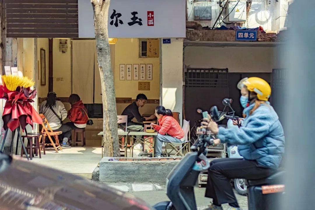 小77论坛最新探秘，小巷隐藏宝藏与独特小店全攻略